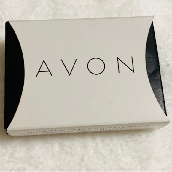 Avon Sparkling Flowers Statement Set - Picture 11 of 12